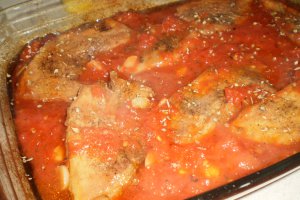 Pulpa de porc cu sos de rosii si usturoi la cuptor
