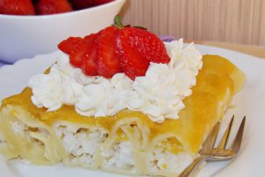 Canelloni cu orez cu lapte si piure de piersici