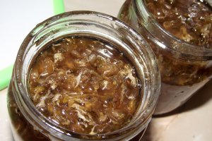 Dulceata din flori de salcam