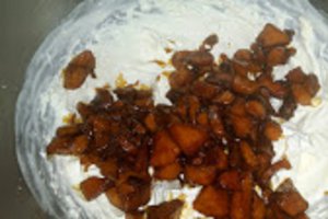 Conuri umplute cu mere caramelizate