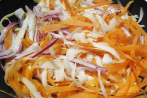Cartofi la cuptor, cu legume caramelizate