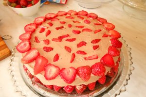 Tort cu capsuni si fragi