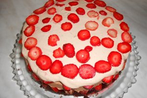 Tort cu capsuni si fragi