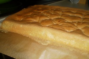 Prajitura cu capsuni si crema de vanilie