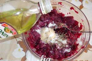 Salata de sfecla rosie cu ulei de struguri