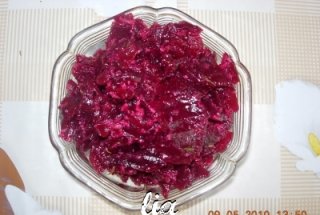 Salata de sfecla rosie cu ulei de struguri