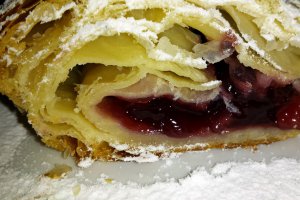 Strudel cu  fructe de padure