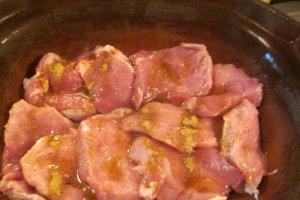 Felii de carne cu fenicul și cartofi noi