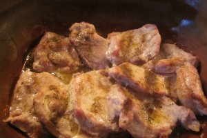 Felii de carne cu fenicul și cartofi noi