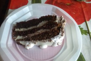 Tort cu crema de vanilie si ciocolata alba