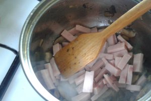 Tarta cu ciuperci si sunca