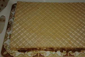 Foi de napolitane cu crema caramel