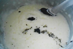 Budincă de tapioca cu turmeric și căpșuni