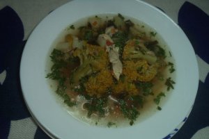 Ciorba dietetica cu pui,sparanghel si broccoli