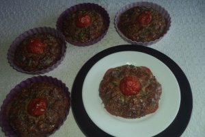 Tarte dietetice cu sunca,branza,seminte de chia si ou la cuptor