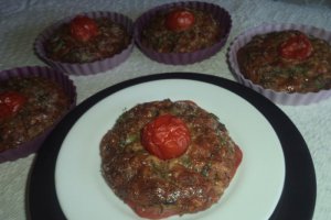 Tarte dietetice cu sunca,branza,seminte de chia si ou la cuptor