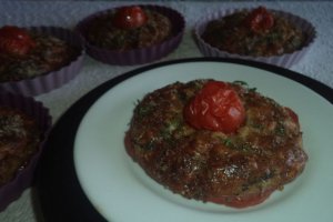 Tarte dietetice cu sunca,branza,seminte de chia si ou la cuptor