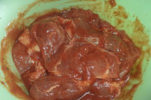Friptura rosie de porc la cuptor