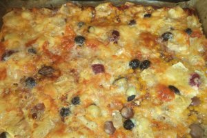 Tarta foietaj cu porumb si branzeturi