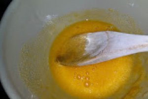Capsuni in crema de gris