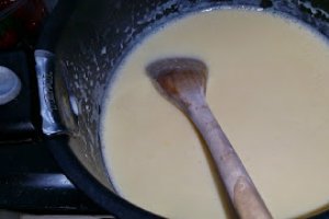 Capsuni in crema de gris