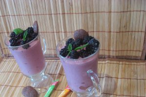 Inghetata rapida cu mure si green sugar