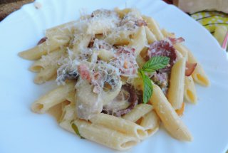 Penne picante cu sos de smantana