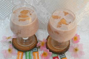 Milkshake cu visine si sorbet de caise