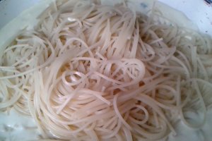 Spaghete cu branzeturi