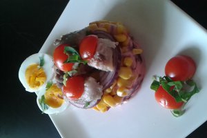 Salata cu macrou afumat