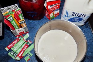 Panna cotta cu Green Sugar, dulceata si jeleu de capsuni