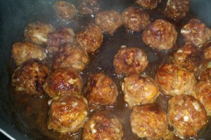 Frigarui japoneze Tsukune teriyaki