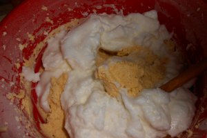 Prajitura cu crema de capsuni