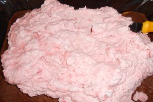 Prajitura cu crema de capsuni