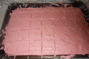 Prajitura cu crema de capsuni
