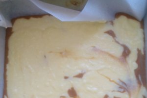 Negresa cu crema de branza si cirese
