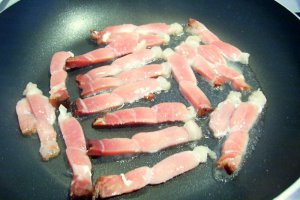 Cartofi noi cu sunculita afumata la cuptor