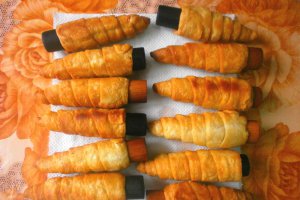 Rulouri-aperitiv umplute cu branza si verdeata