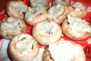 Ciuperci umplute pariziene - a la Giada
