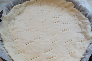 Tarta cu branzeturi si crusta de porumb cu oua