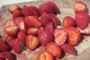 Tortulete din waffe si crema de capsuni  cu green sugar