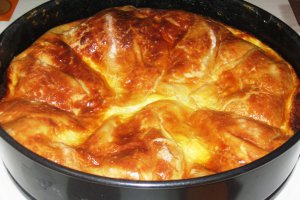 Placinta cu ceapa verde