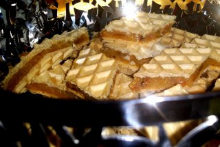 Napolitana cu caramel si fistic