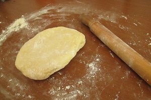 Cornuri pufoase cu gem de cirese