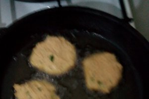 Chiftele din piept de pui si legume