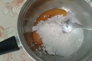 Minitarte cu crema de vanilie si capsuni