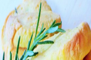 Biscuiti rustici cu branza si rozmarin
