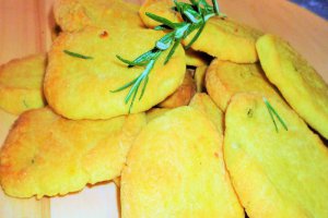 Biscuiti rustici cu branza si rozmarin