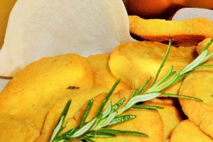 Biscuiti rustici cu branza si rozmarin