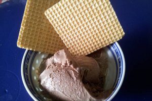Inghetata cremoasa cu cacao si ciocolata